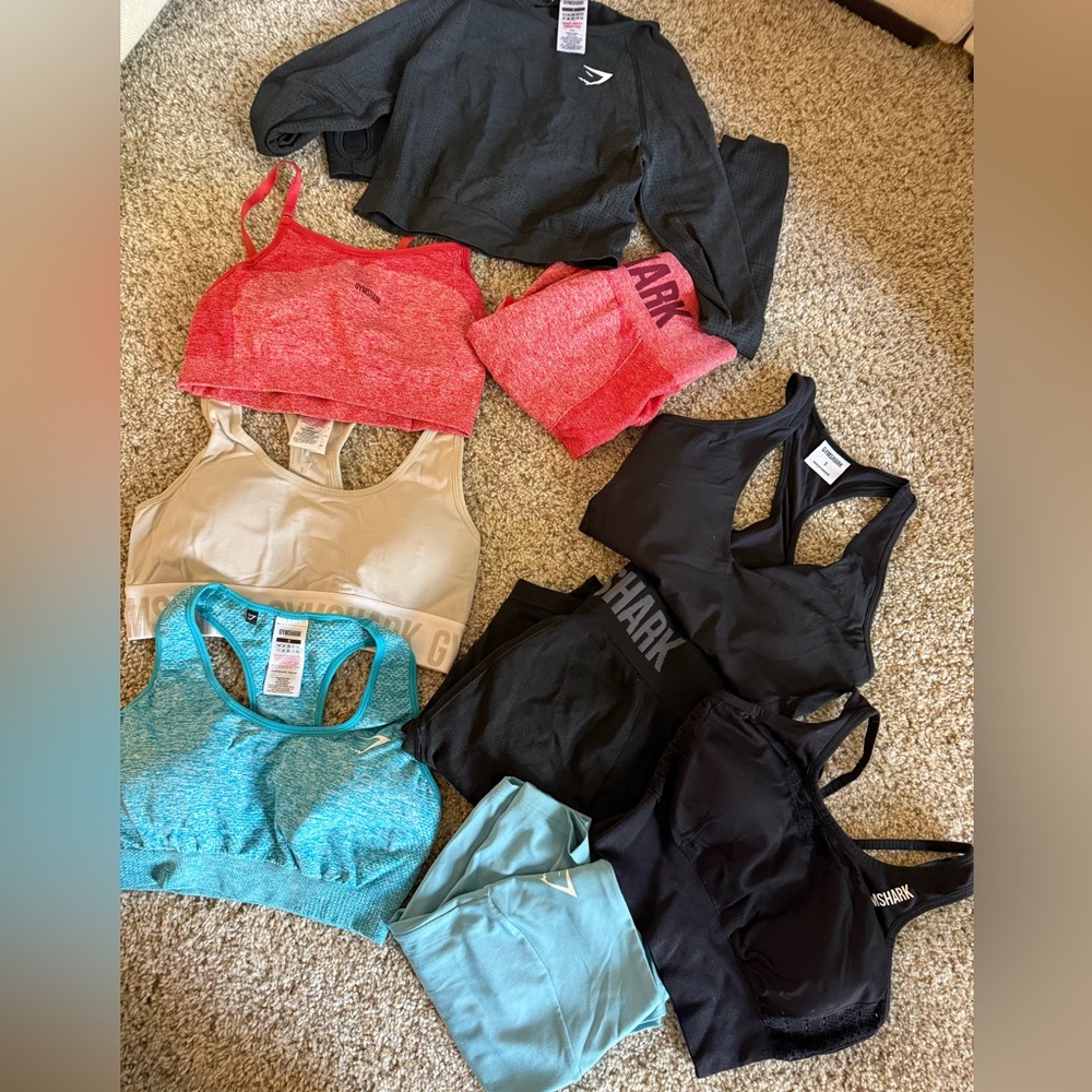 Gymshark bundle! 2 leggings, 1 shorts, 1 long sleeve, 1 crop tank, 4 sport bras